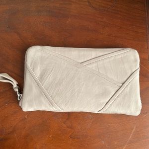 Gorgeous soft leather Perlina zip around wallet in excellent condition